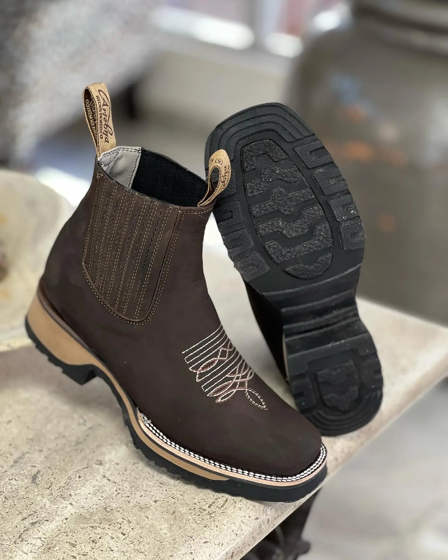 Classic Unisex Cowboy Boots in Durable – Comfortable Western Style for Men and Women