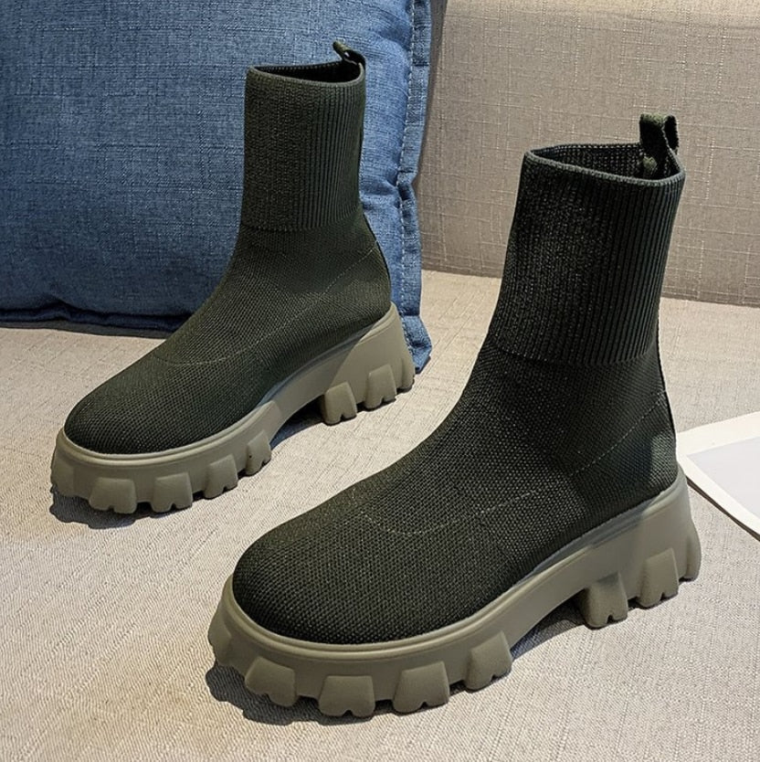 Comfortable Women's Winter Boots - Stylish and Warm Footwear for Cold Weather