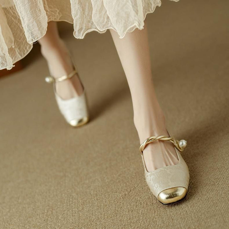 Naila Pumps