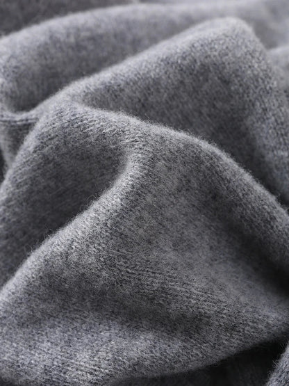 Elegant Triangle Scarf Women Made of 100% Wool - Warm and Stylish for Autumn and Winter