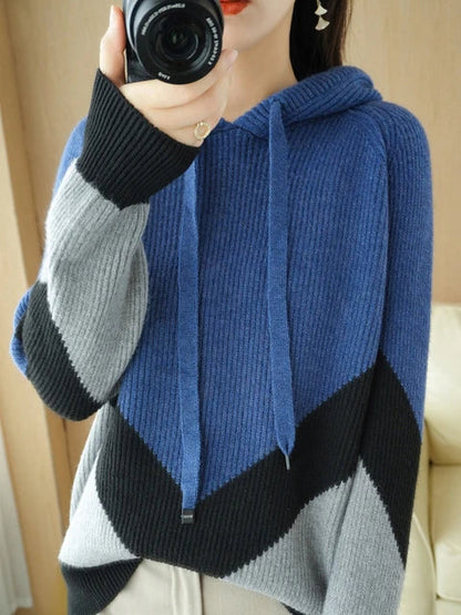 Cozy Women's Blue Crew Neck Cashmere Sweater