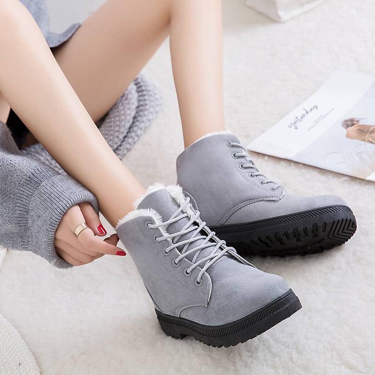 Warm Insulated Snow Boots With Grip Soles