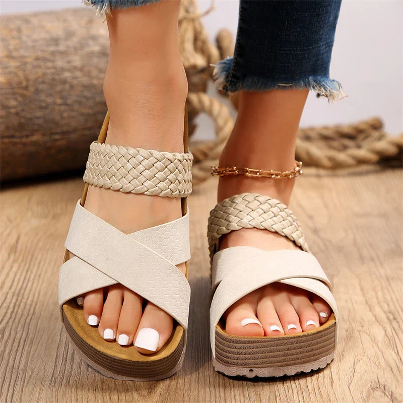 Comfortable Women's Flat Sandal Slippers Outdoor Shoes