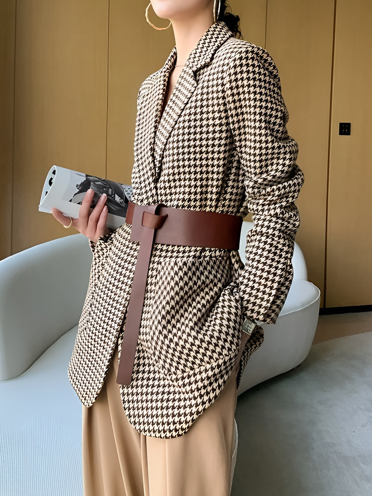 Della | Houndstooth Split Blazer With Belt