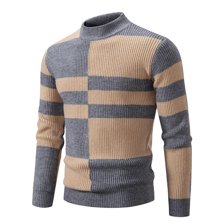 Men's cozy round-neck knit sweater