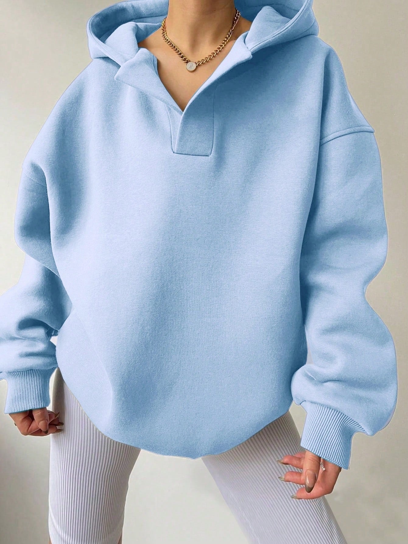 Iyla – Women's Oversized V-neck Hoodie