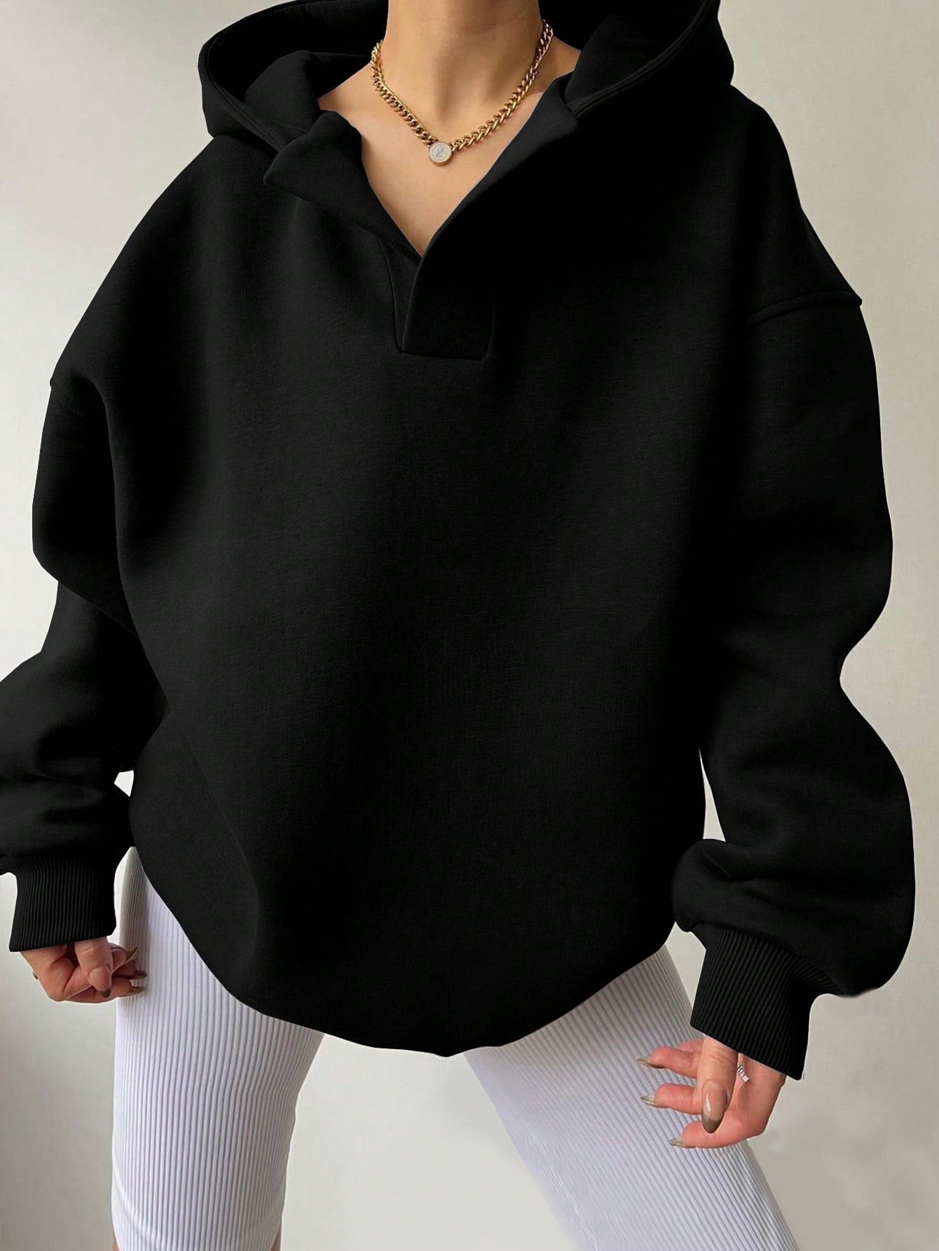 Iyla – Women's Oversized V-neck Hoodie
