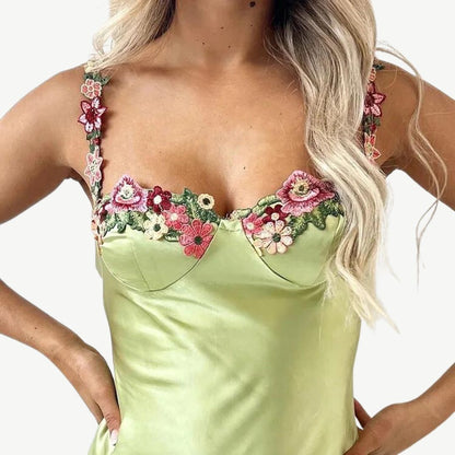 Lyra – Summer maxi dress with floral neckline
