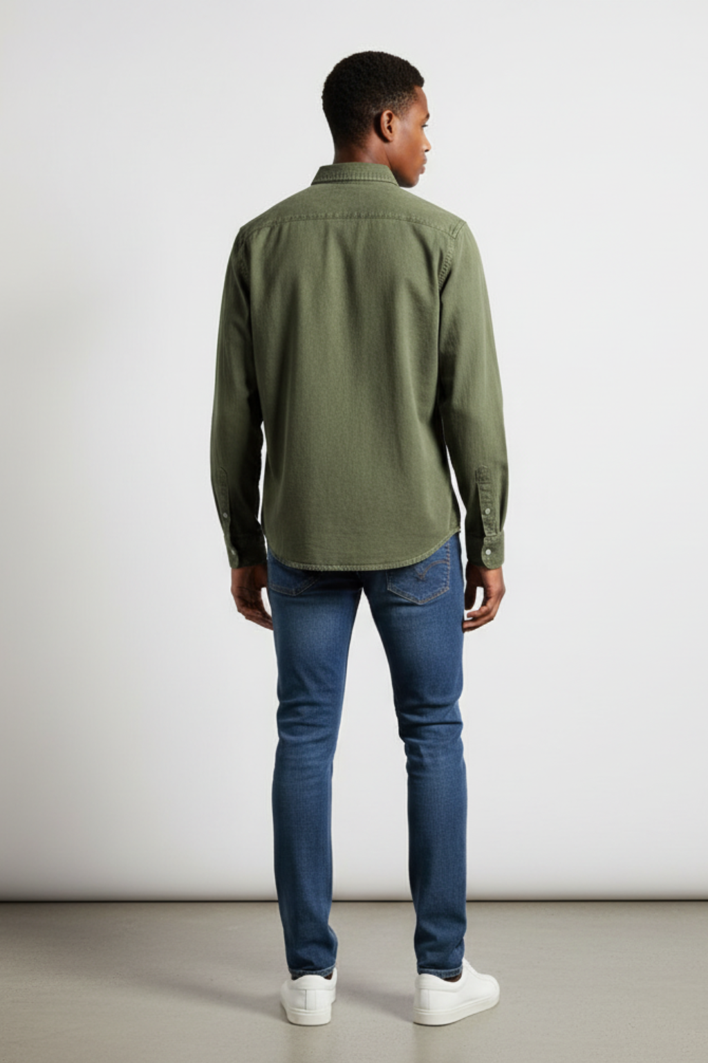 Men’s Long-Sleeve Button-Up Shirt