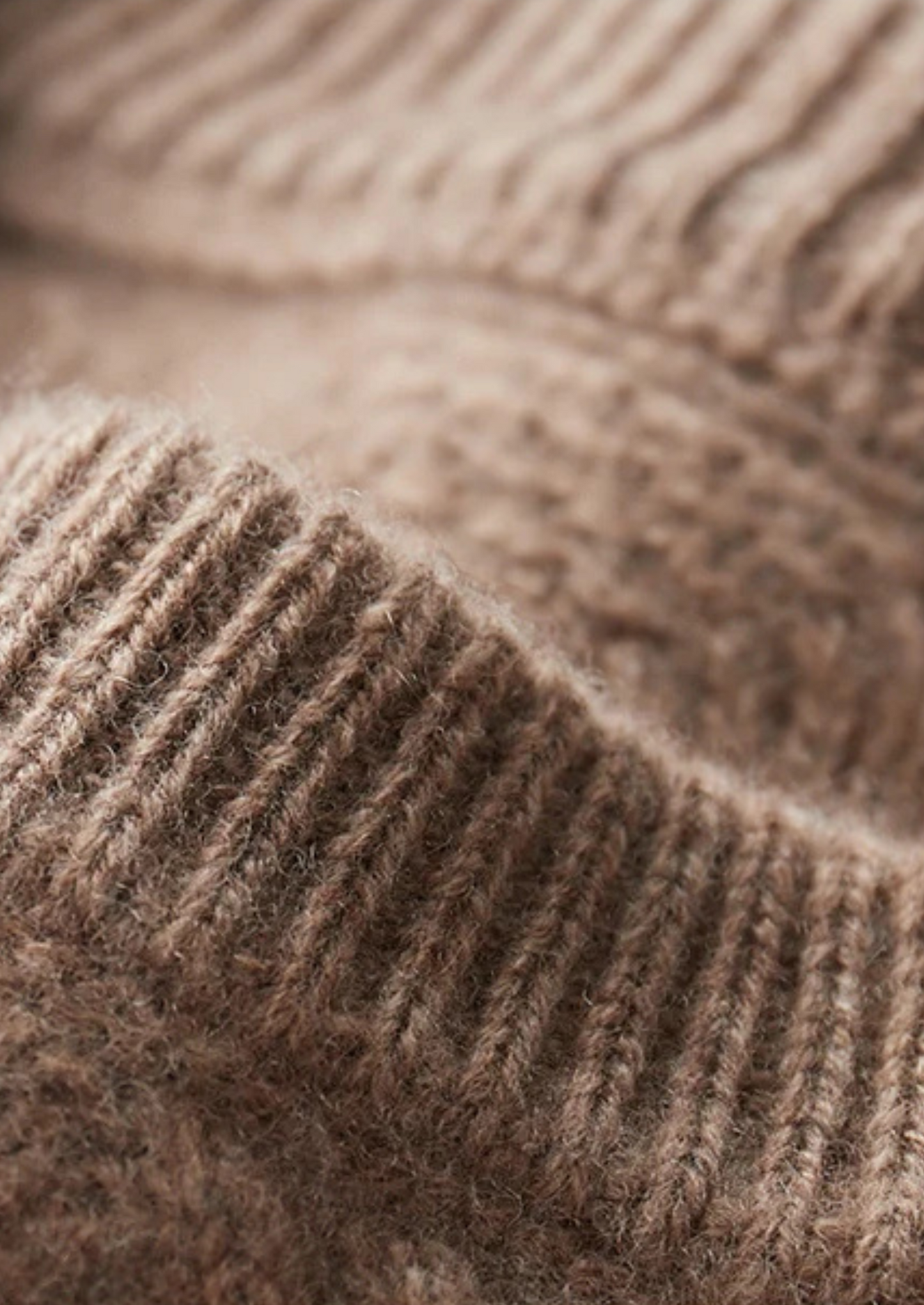 Men’s Cable Knit Crew Neck Sweater – Classic Winter Layer