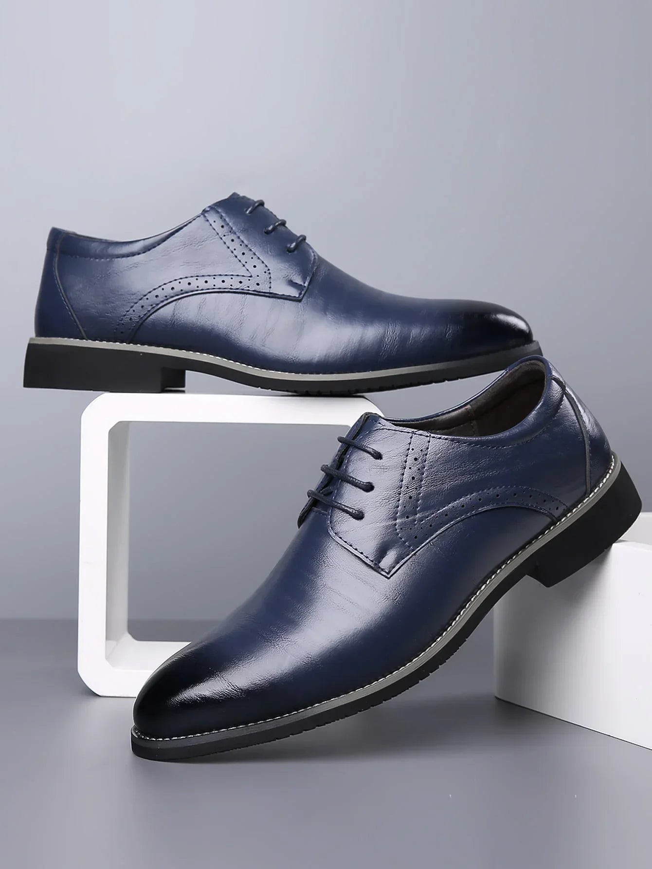 Men’s Oxford Dress Shoes – Brogue Detail – Closed Lace – Formal Fit