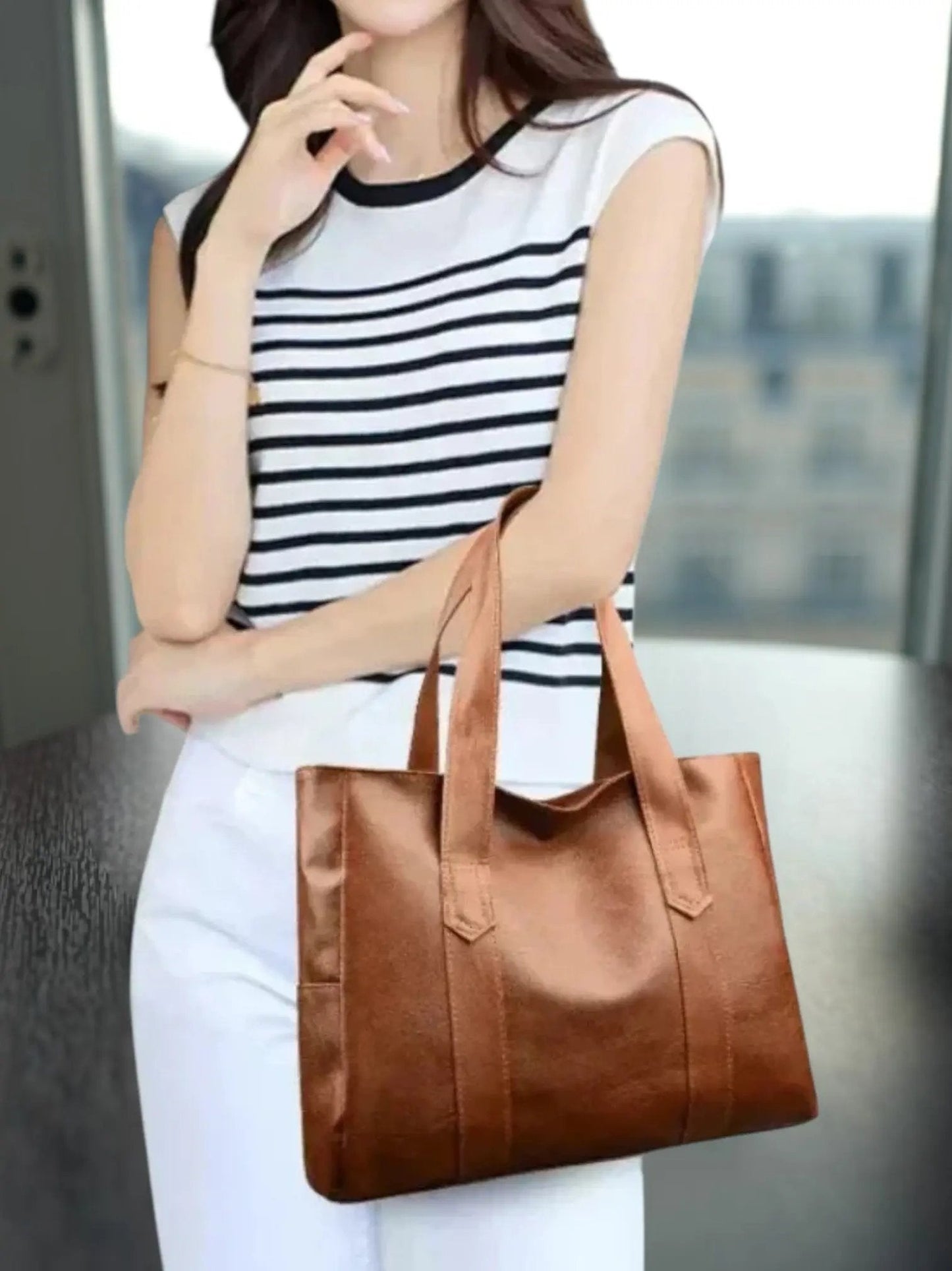 Nora | Minimalist Luxury Shoulder Bag in Soft Leather with Spacious Interior