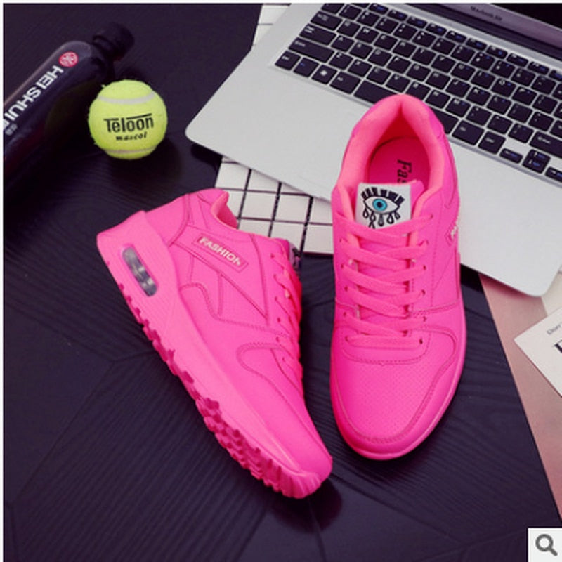 Norma | Women's Running Sneaker | Flat