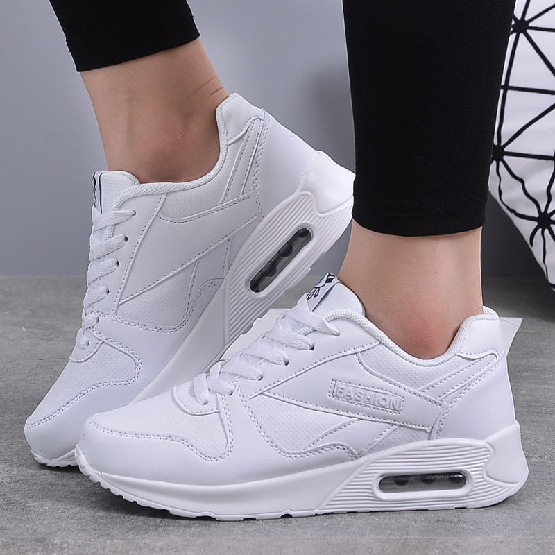 Norma | Women's Running Sneaker | Flat