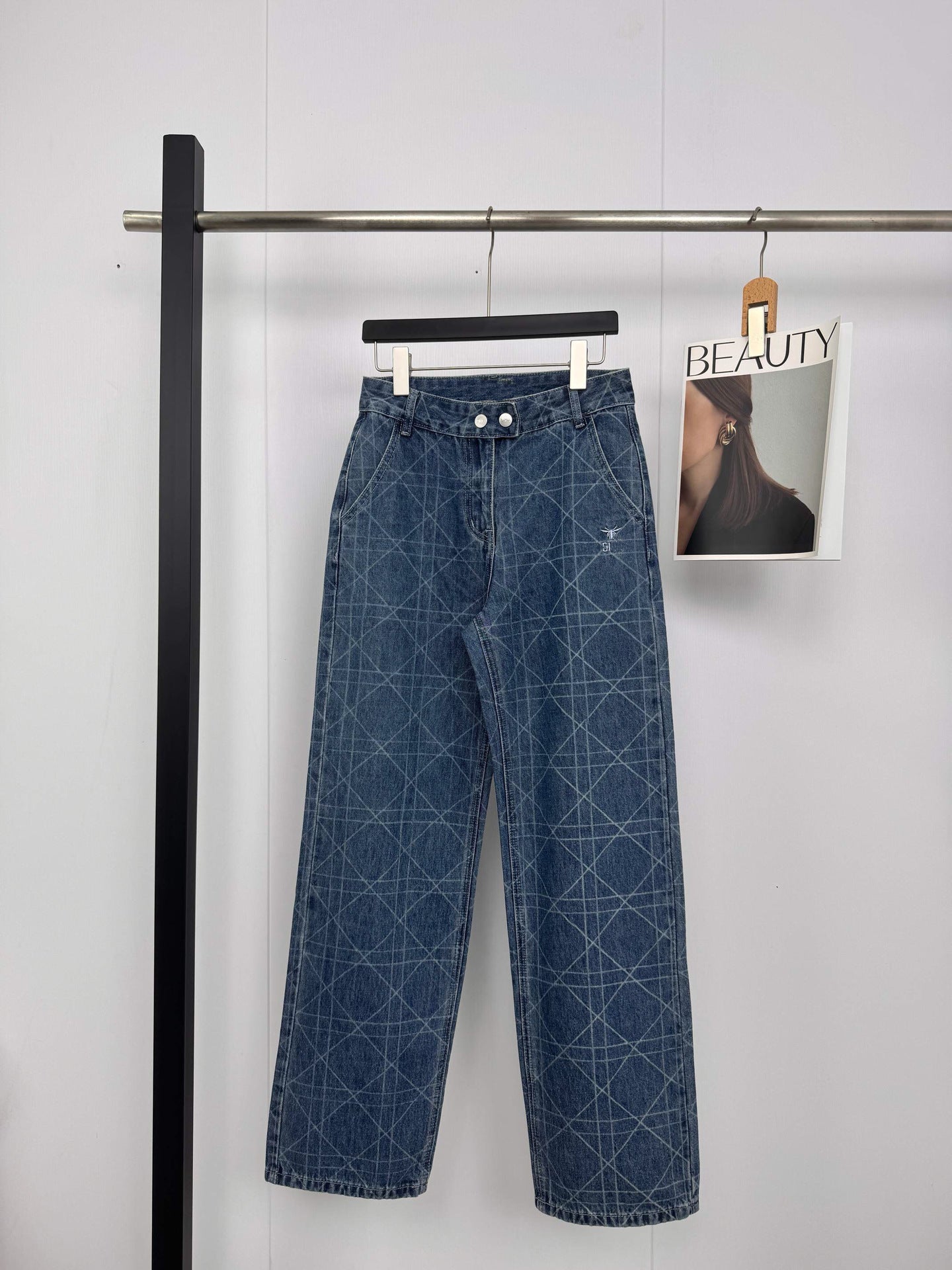 Comfortable Glam Straight Leg Jeans – Sparkle Embroidery Detail