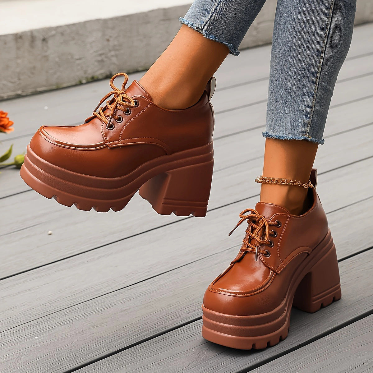 Erla Platform Shoes