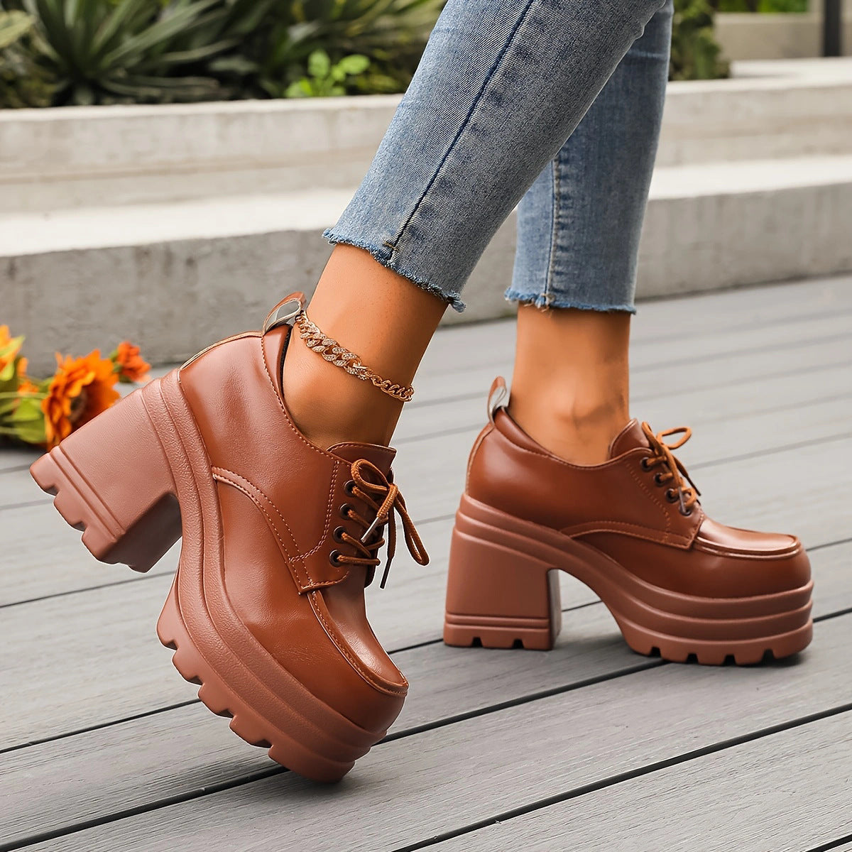 Erla Platform Shoes