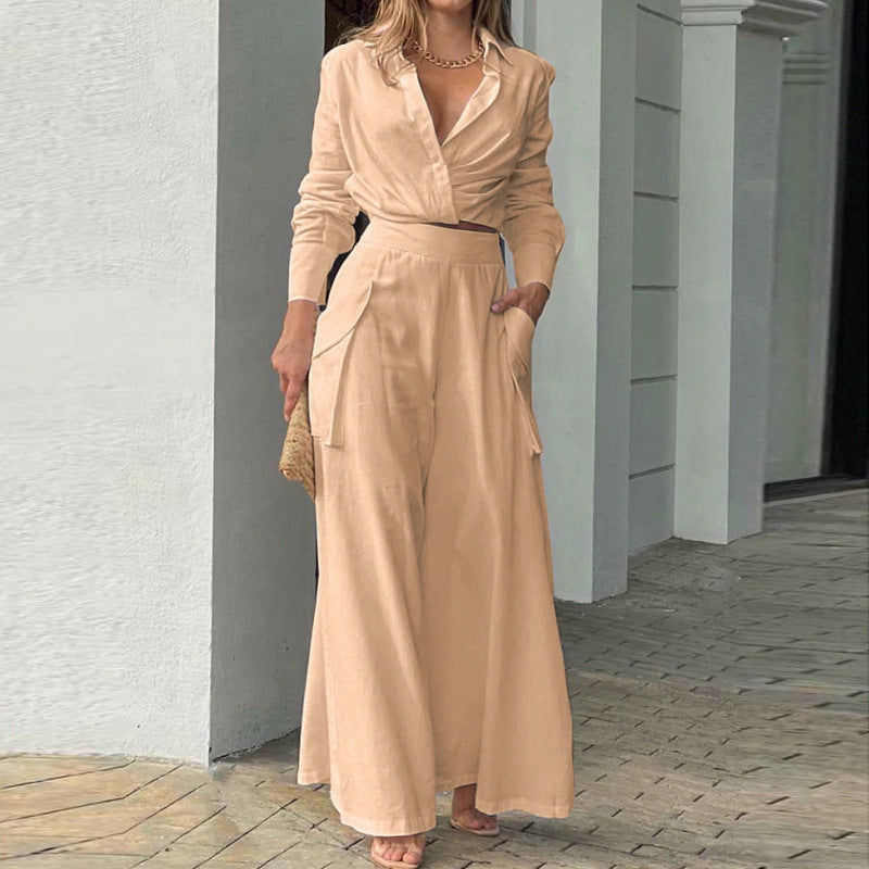 Chic 2-Piece Women's Suit with Fitted Top and Trousers - BritishElegance