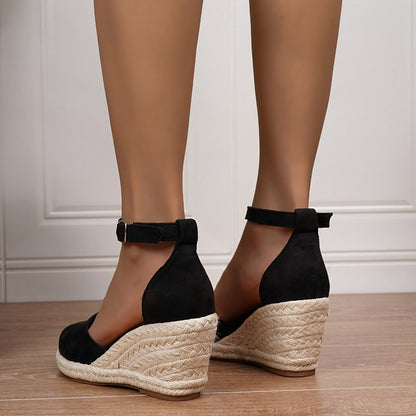 Elara - Flat women's sandals with straps