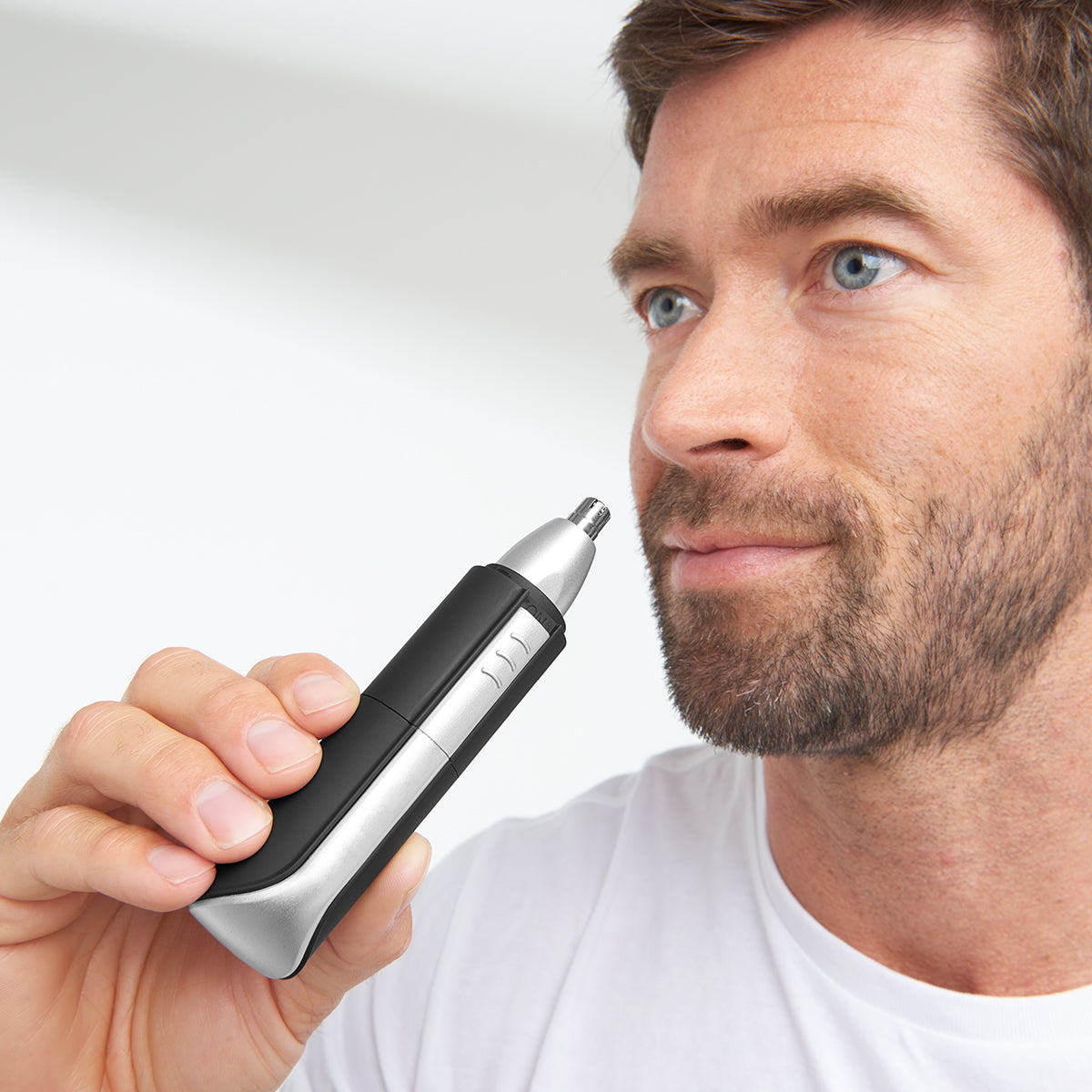 Easy to Use Personal Nose Ear Trimmer - BritishElegance