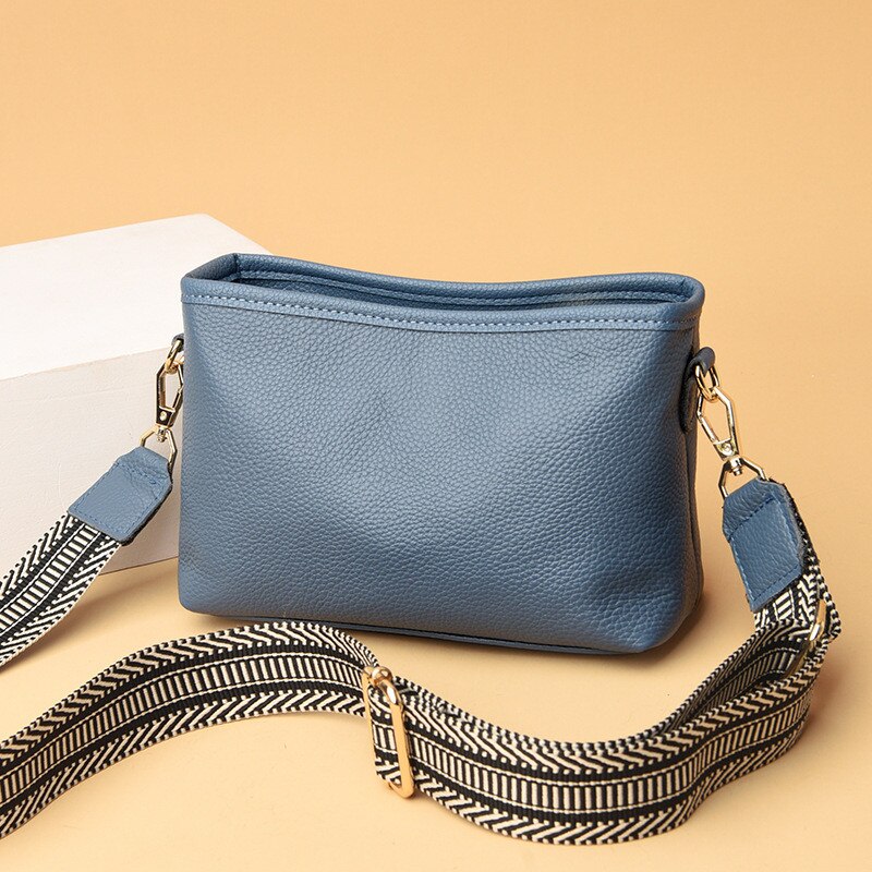 Classic Small Crossbody Handbag for Daily Use