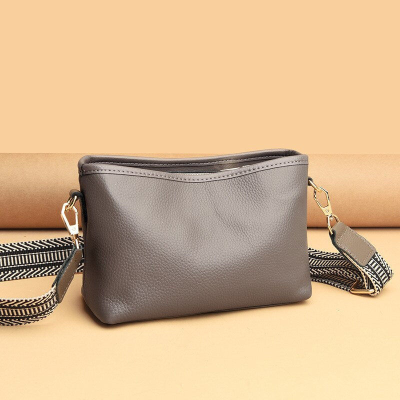 Classic Small Crossbody Handbag for Daily Use