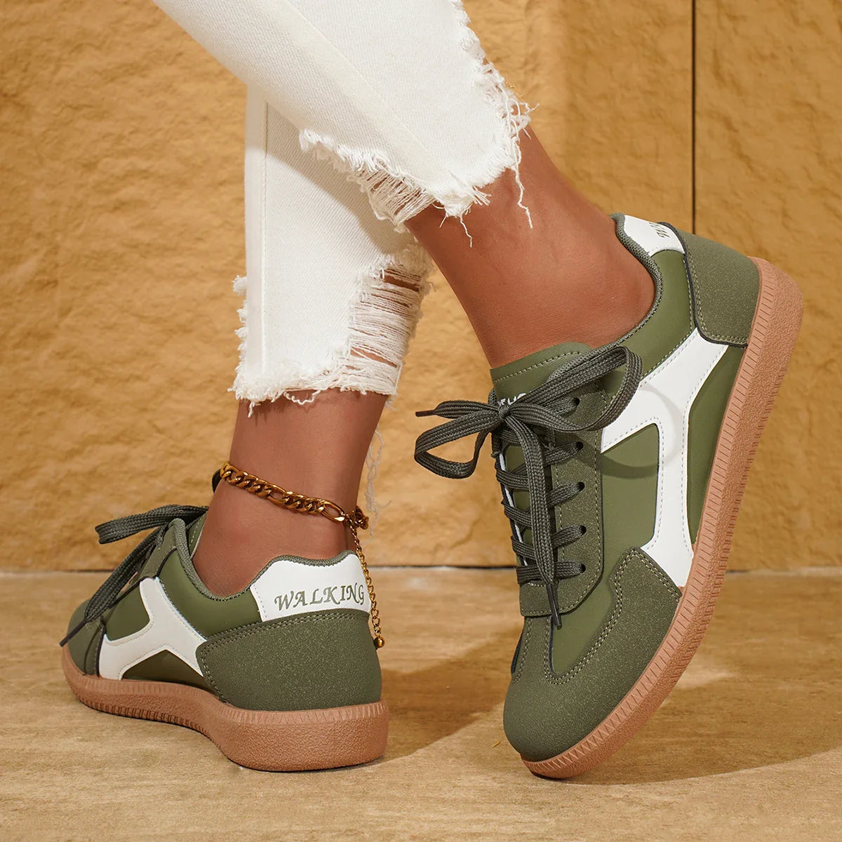 Vionni Sneakers