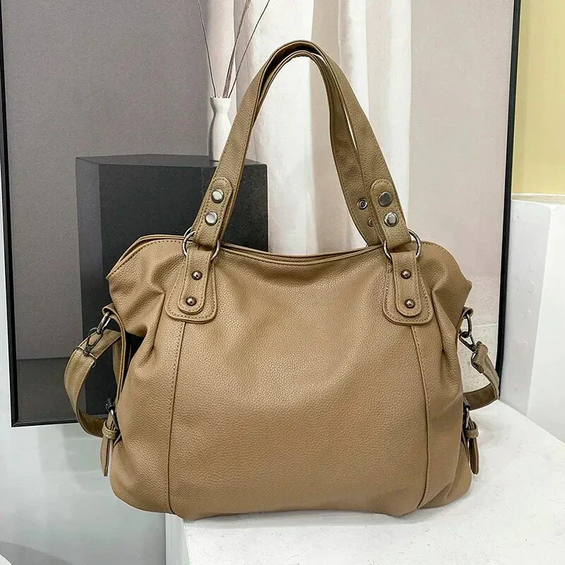 Cecilia: A roomy, fashionable tote bag