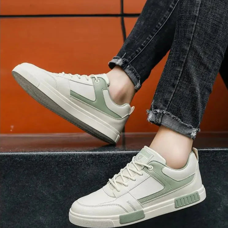Trev Sneakers