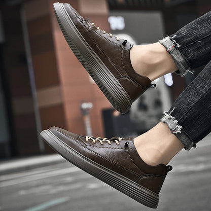 Men’s Low-Top Sneakers with Tonal Stitching and Lace-Up Closure