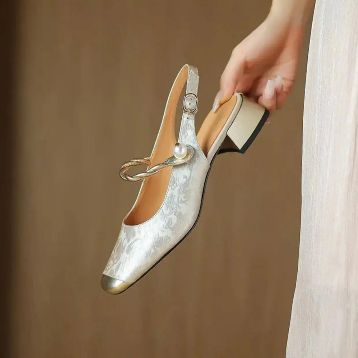 Raila Slingbacks