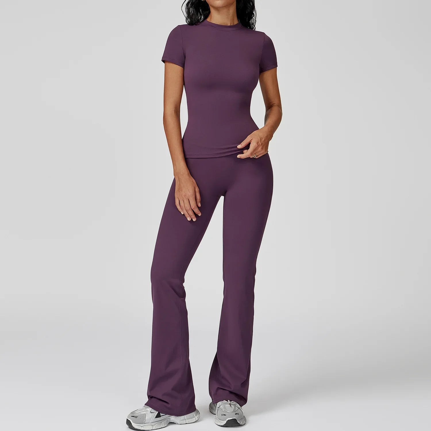 Comfortable 2-Piece Women's Fitness Outfit - BritishElegance