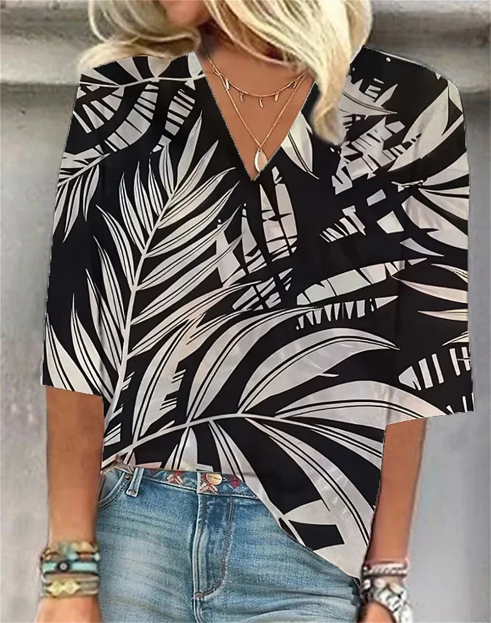 Relaxed Fit Floral V-Neck T-Shirt – Casual Summer Top