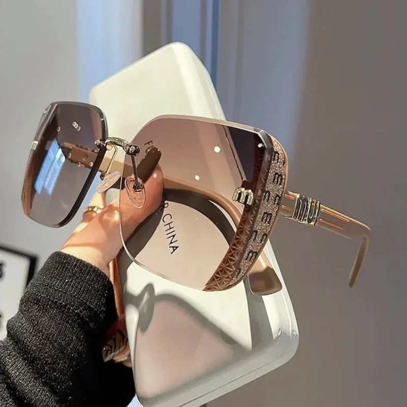 Large Frame Retro Women's Sunglasses UV400 Protection - BritishElegance