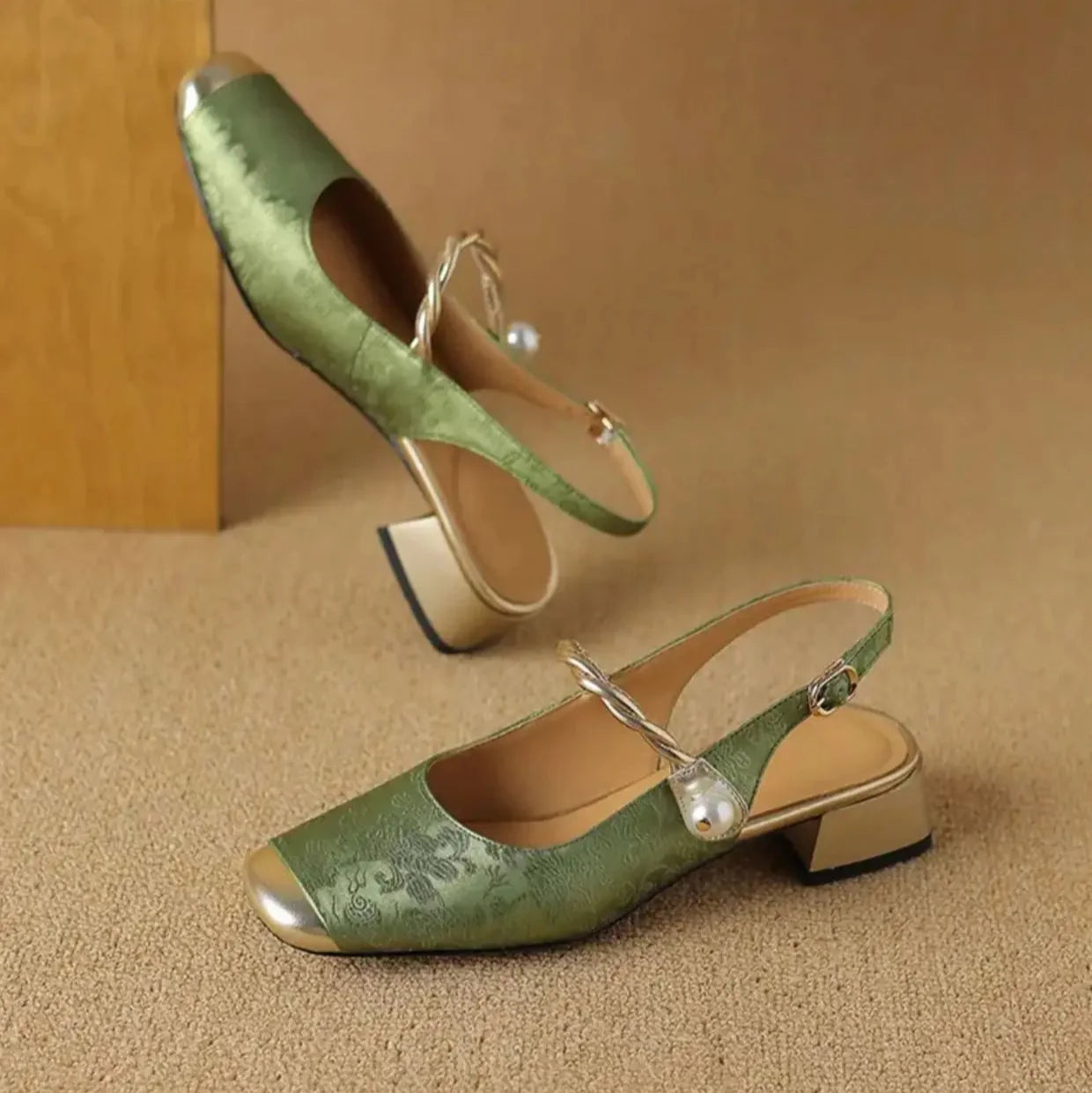 Raila Slingbacks