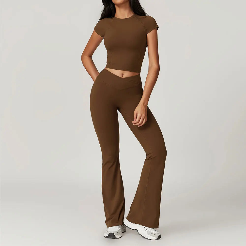 Comfortable 2-Piece Yoga Outfit – Sports Bra & Tight Pants - BritishElegance