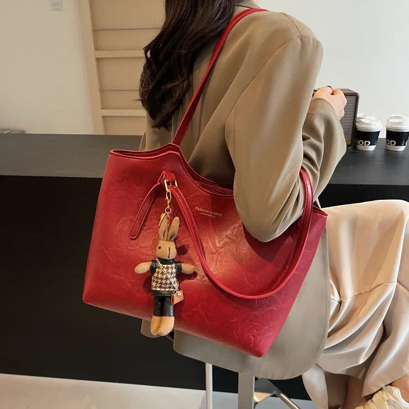 Red Shopping Bag | Vegan Leather | Elegant and Spacious