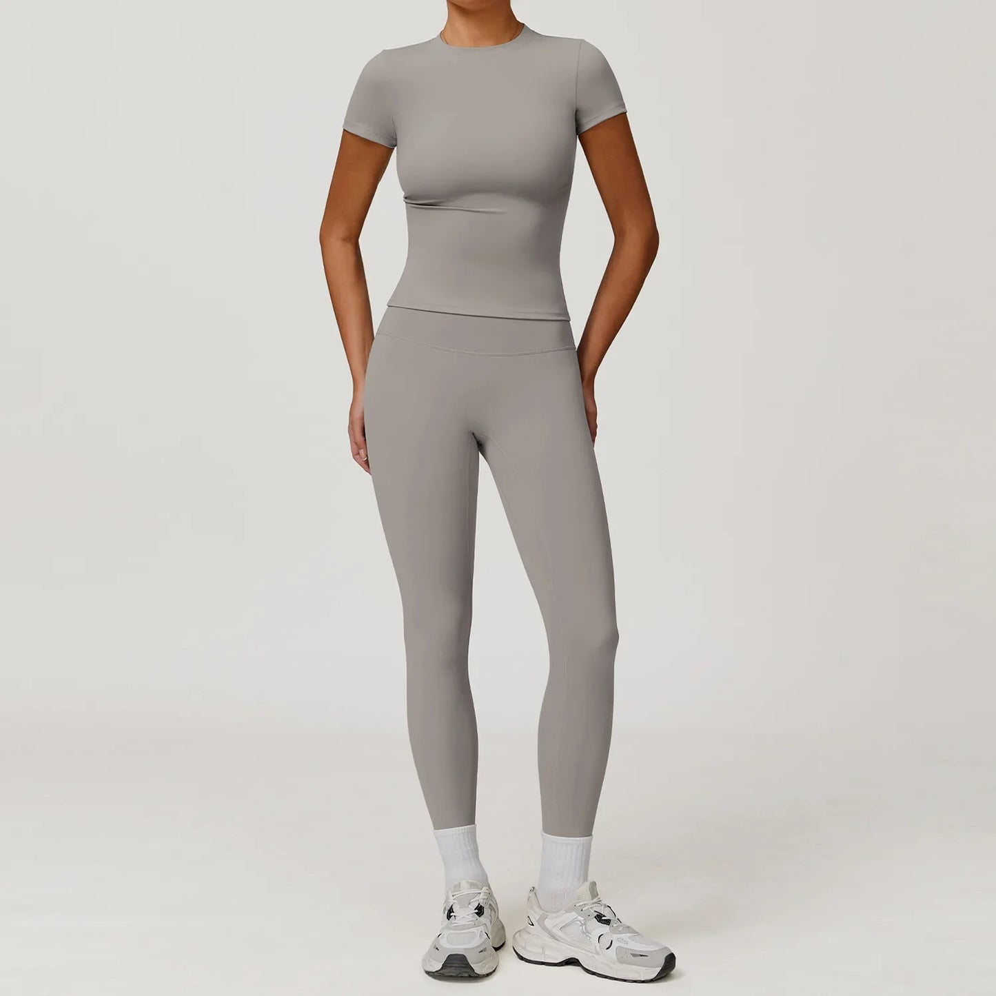 Comfortable 2-Piece Women's Fitness Outfit