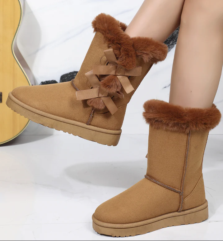 Classic Remy Snow Boots with Pink Fur-Lined Shaft