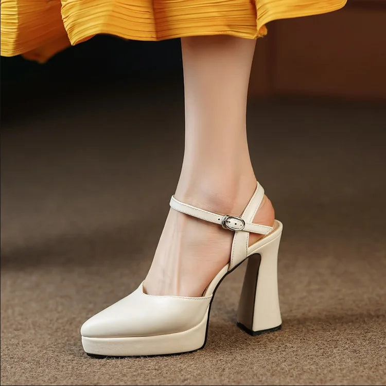 Pravia Heels