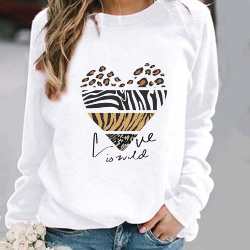 Cozy Women's Graphic Winter Sweater - BritishElegance
