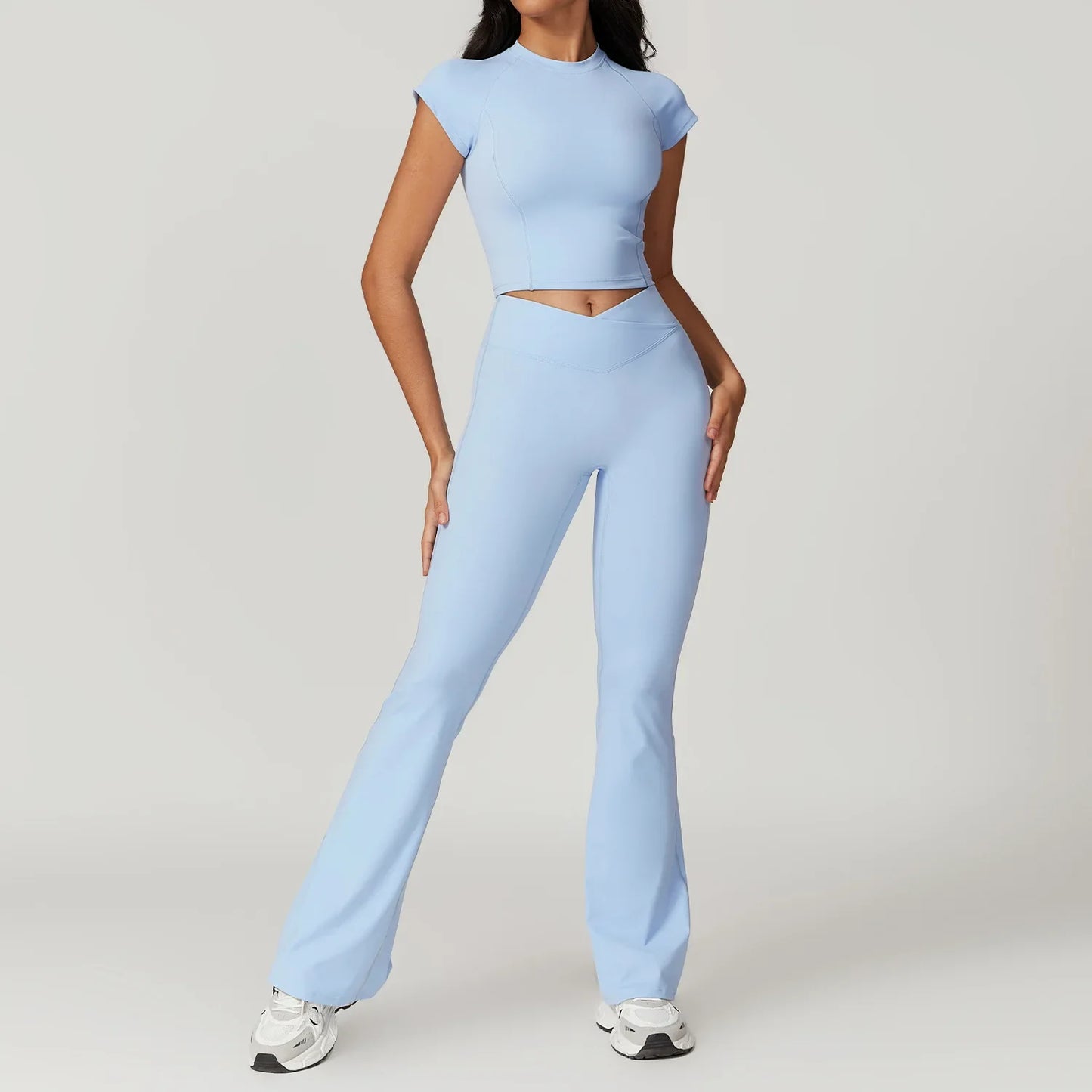 Comfortable 2-Piece Yoga Outfit – Sports Bra & Tight Pants