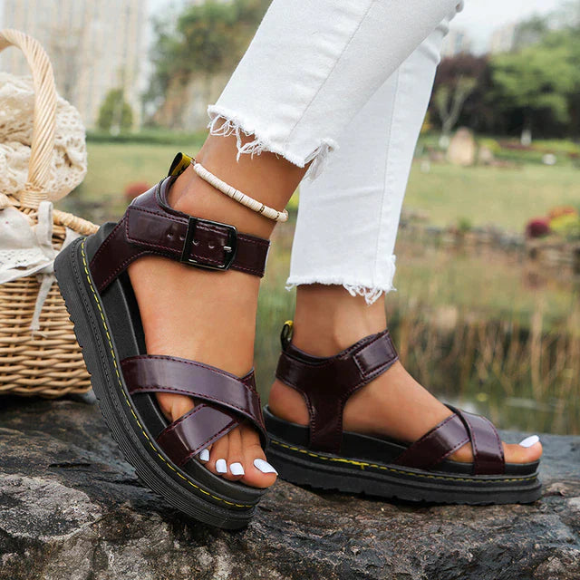 Supportive athletic sandals - Raine