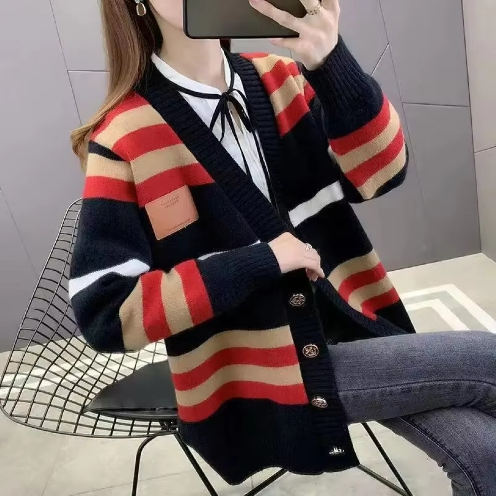Women’s Cashmere Knit Cardigan with V-neck