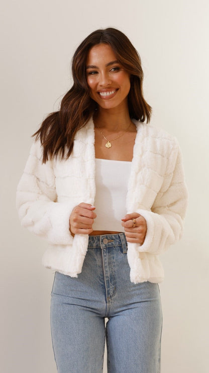 Britney | Women’s Quilted Faux Fur Cropped Jacket – Stylish Open Front Winter Coat with Structured Fit