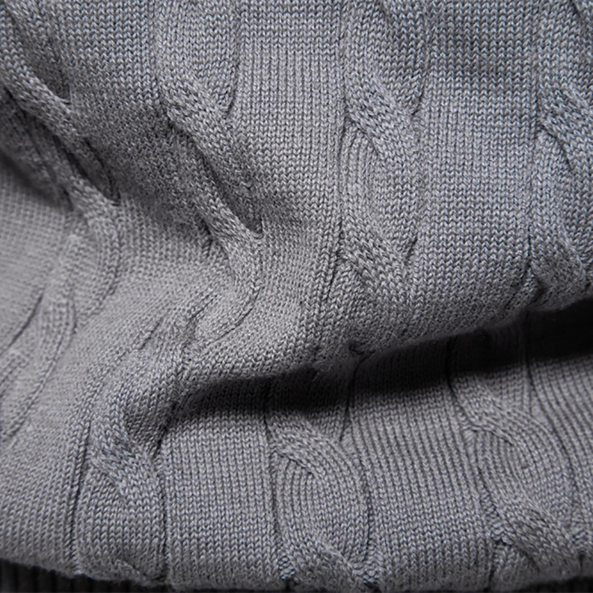Men’s Cable-Knit Crewneck Sweater
