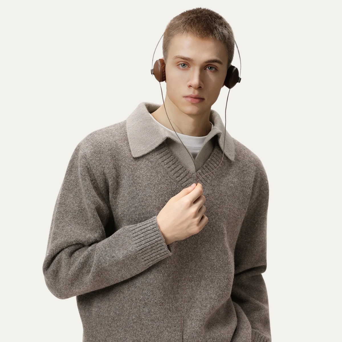 Men’s Layered Collar V-Neck Sweater