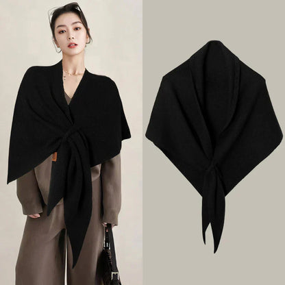 Fashionable triangular scarf for women made of a wool blend for autumn and winter