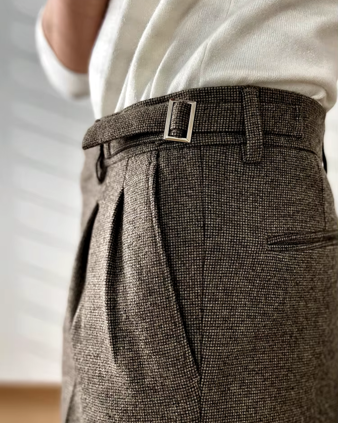 Trousers - Tailored Structured Fit & Neat Close Lines