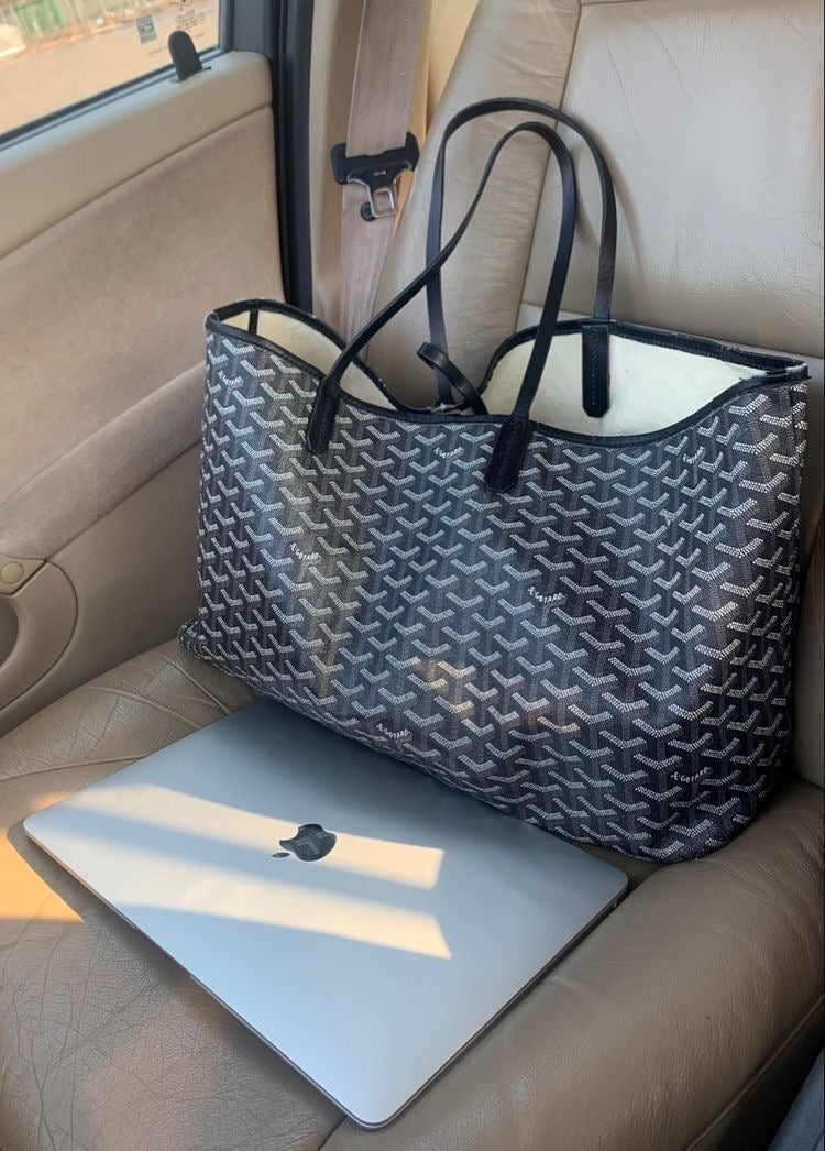 LuxeVera | Timeless Fashion Handbag – Sophisticated Style, Everyday Comfort